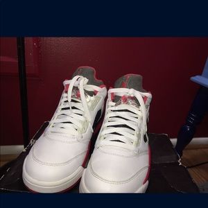 Fire Red Low 5s sz 9 SOLD❌